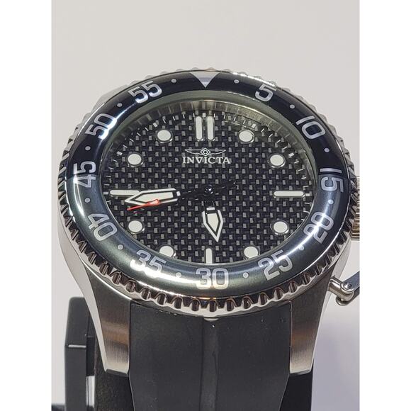 Invicta Men's Pro Diver 30725 Quartz Watch